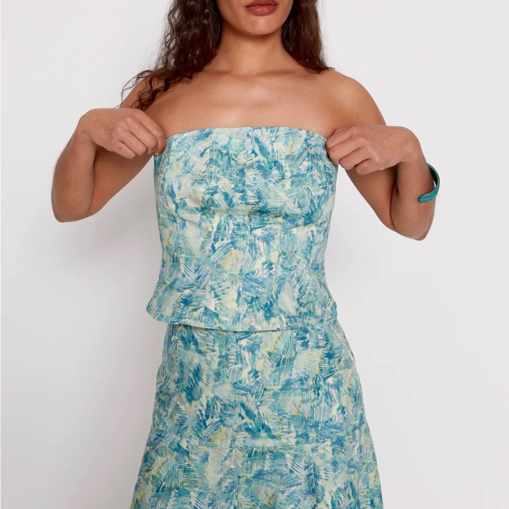 Floral design strapless top made in Spain